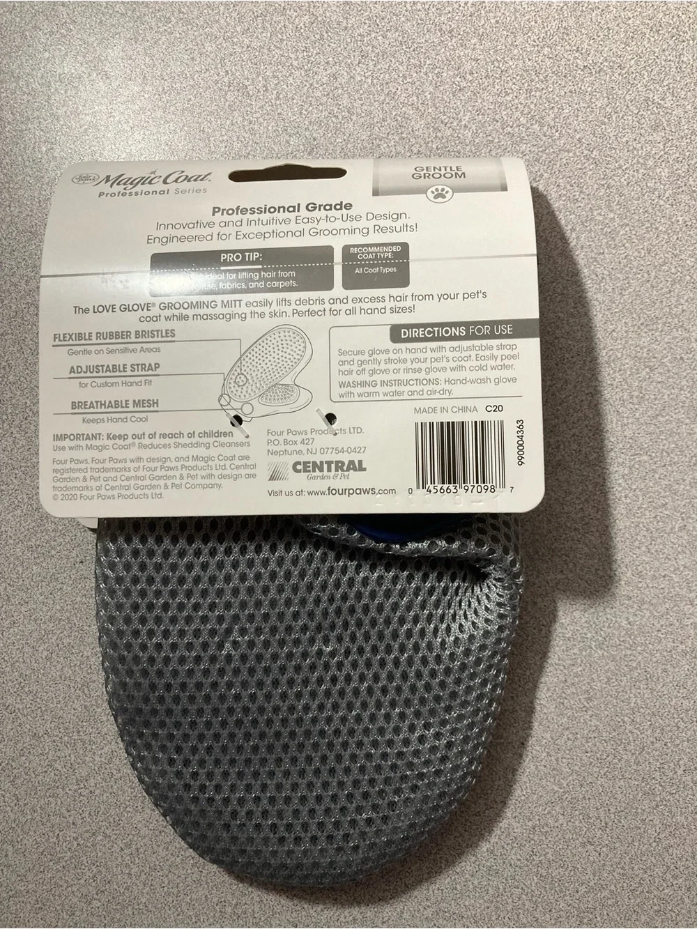 Four Paws Professional Series Magic Coat “Love Glove” NWT